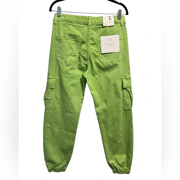Q2 Green Cargo Pants - Picture 3 of 15